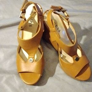 💛🤎 Guess Wedges 🤎💛